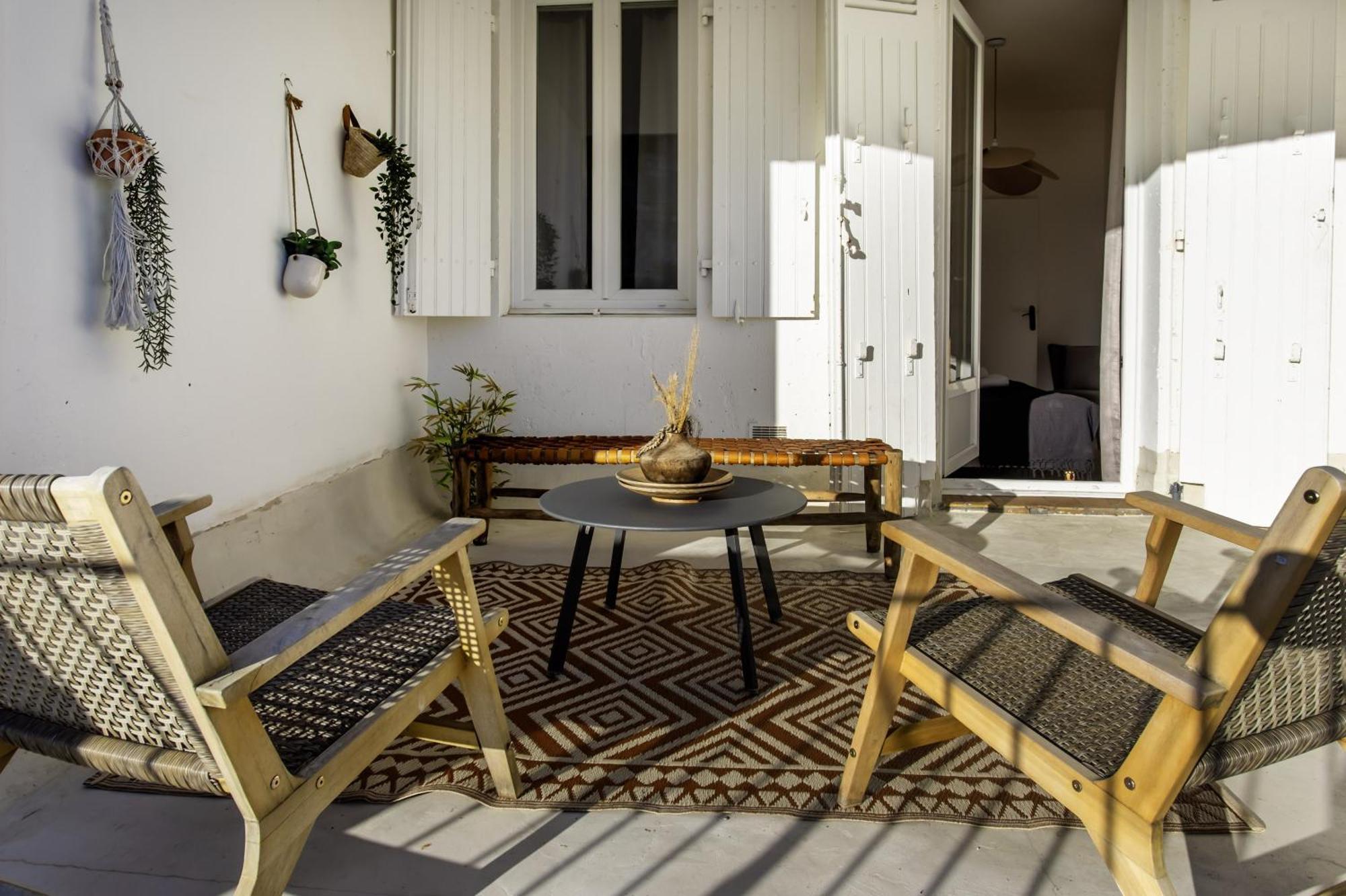 Grand T3 Rue Pietonne Bureau Et Terrasse * Angoulême
