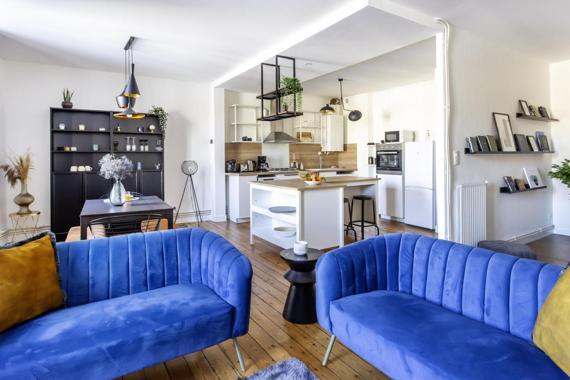Grand T3 Rue Pietonne Bureau Et Terrasse Appartamento Angoulême